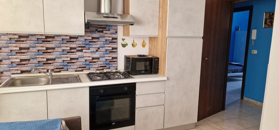 Coffee/tea facilities, Kitchen or kitchenette, minibar, oven