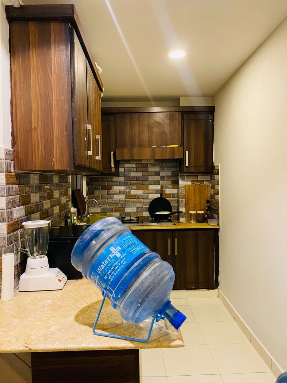 Kitchen or kitchenette, minibar, stove