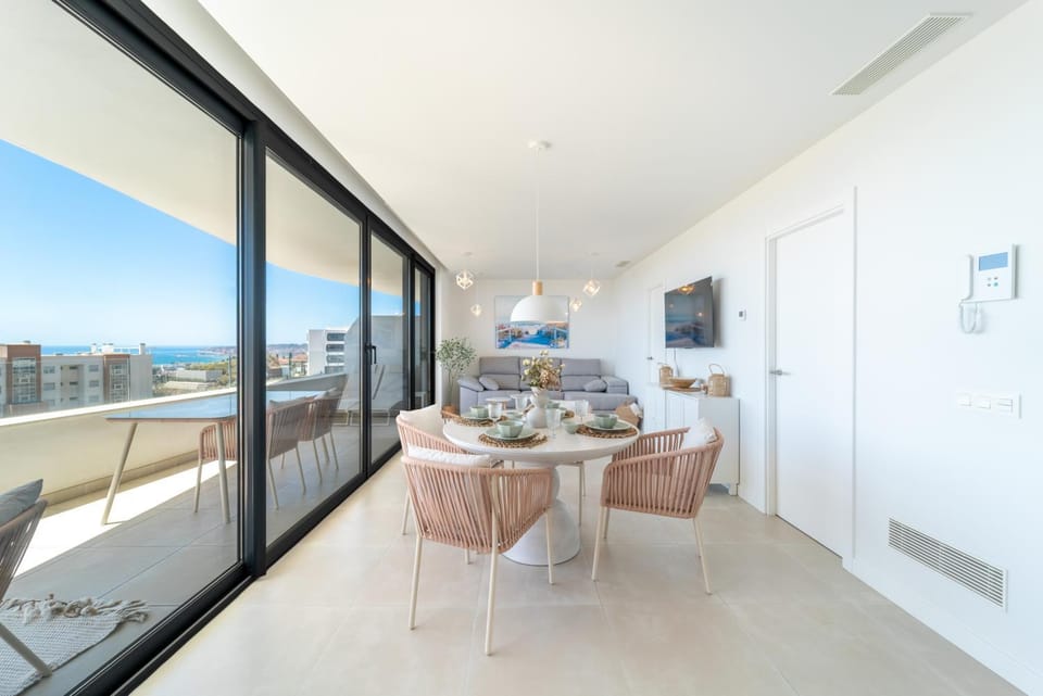 View (from property/room), Balcony/Terrace, Living room, Seating area, Dining area, Sea view