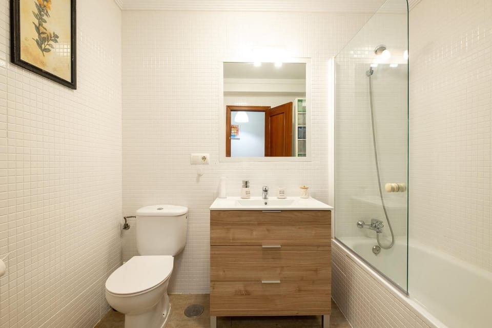 Bathroom, Bath, towels