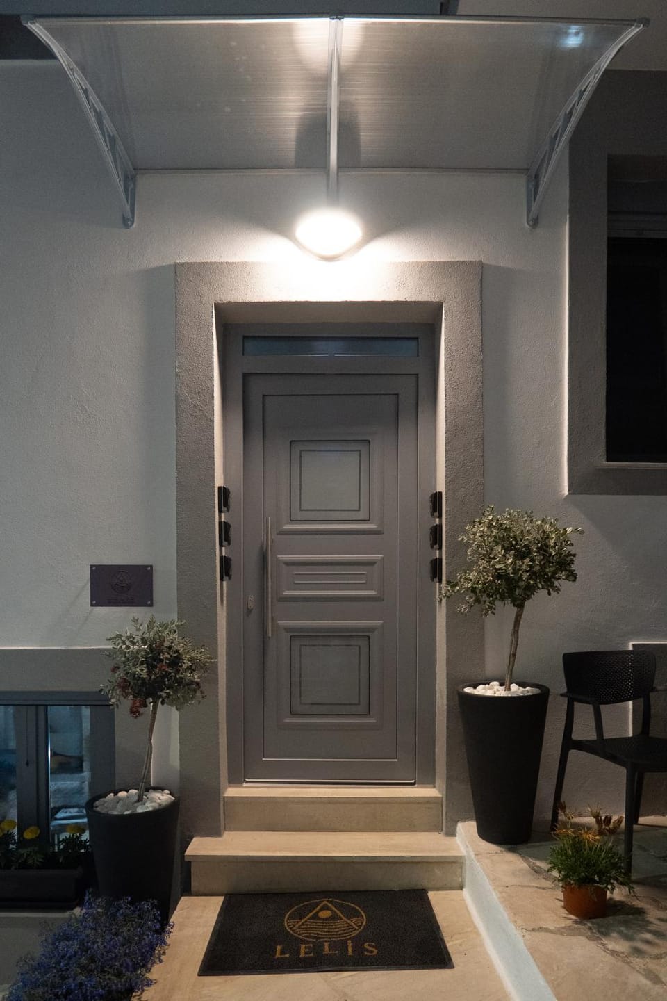 Facade/entrance