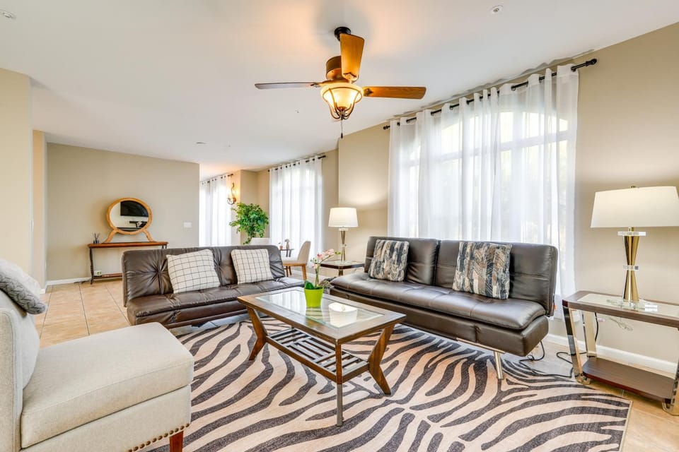 1 Mi to Tempe Beach Park: Well-Equipped Condo! House in Tempe