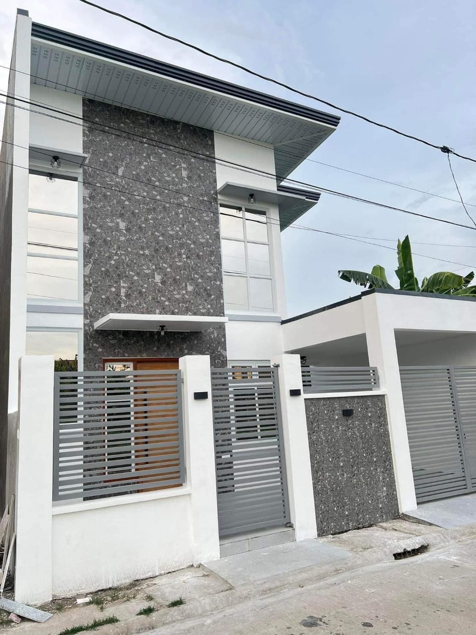 Modern Loft-Balcony-FullAC open space House in Calabarzon