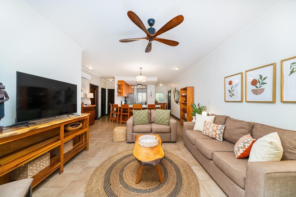 Communal lounge/ TV room, Living room