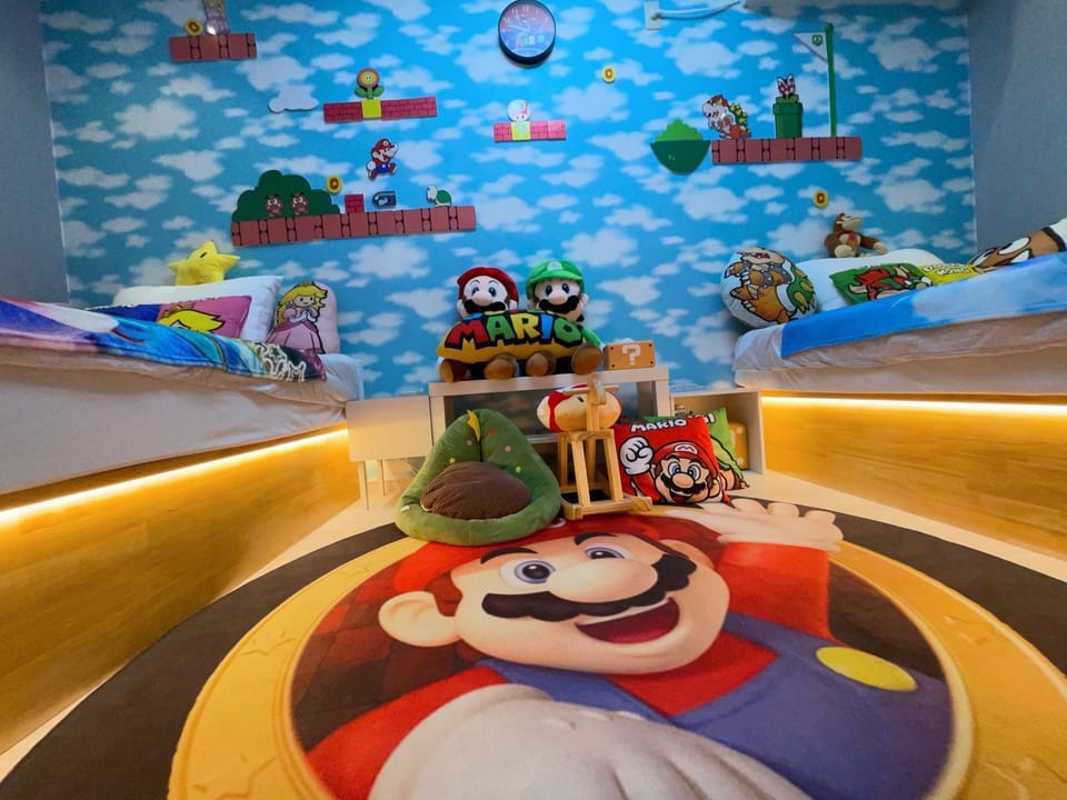 SMILE HOUSE close to USJ Mario Kidsroom high class kitchen bath easy to Kobe Nara 10mins to downtown by train up to 6ppl House in Osaka