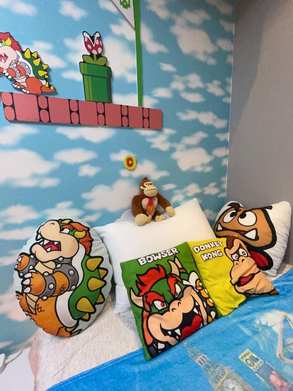 SMILE HOUSE close to USJ Mario Kidsroom high class kitchen bath easy to Kobe Nara 10mins to downtown by train up to 6ppl House in Osaka