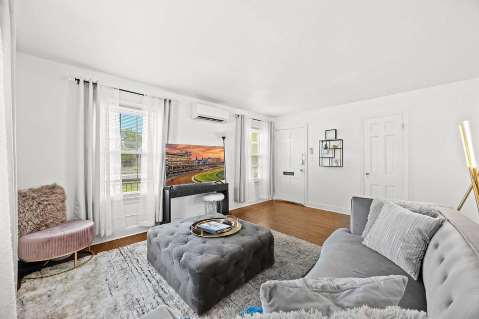 2 Charming Units Close to Downtown & Expo Center Apartment in Jefferson County