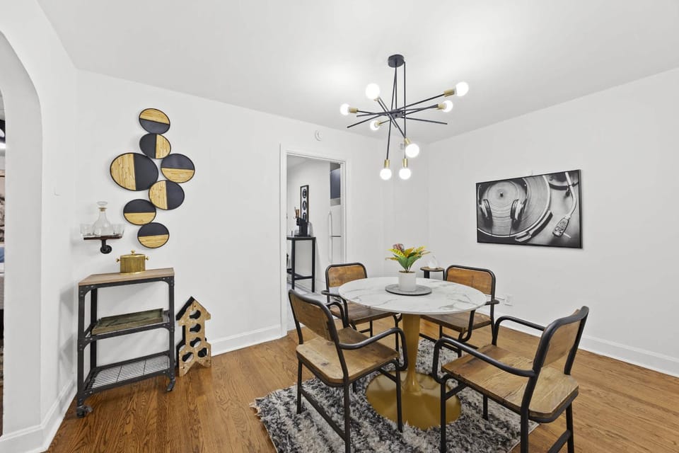 4 Spacious Units Close to Downtown & Expo Center Apartment in Jefferson County