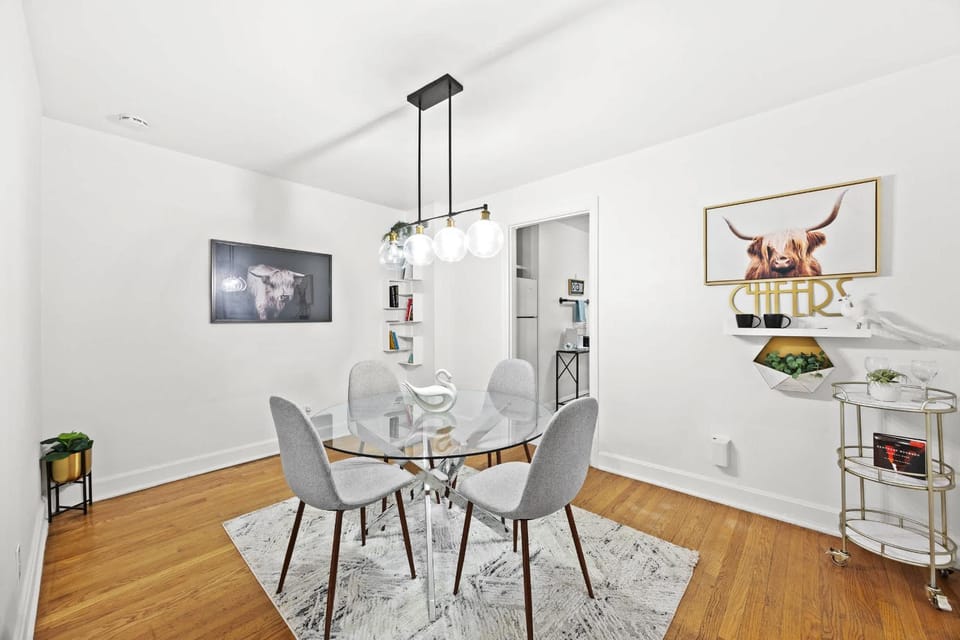 5 Spacious Units Close to Downtown & Expo Center Apartment in Jefferson County