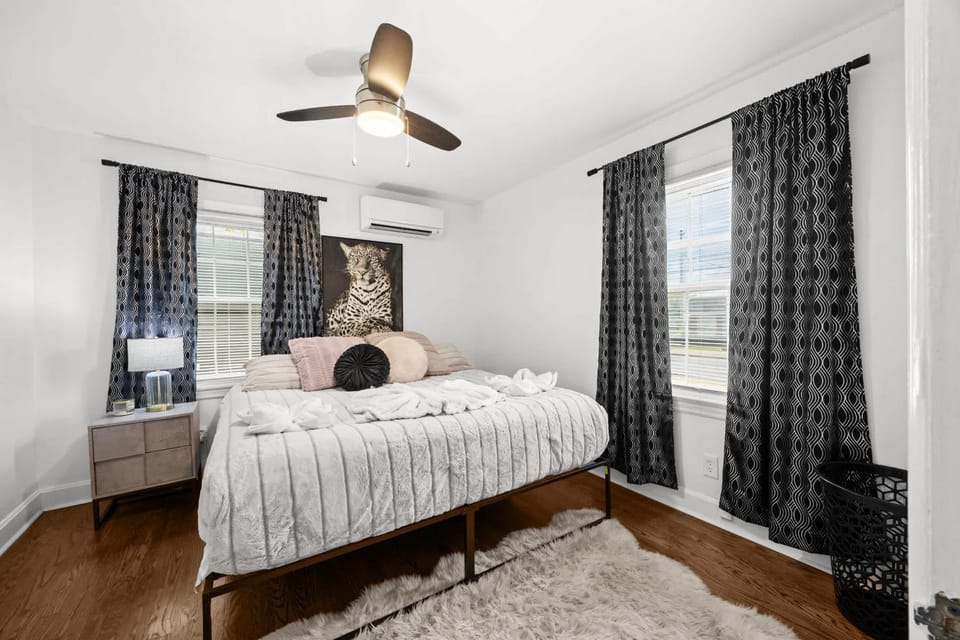 5 Spacious Units Close to Downtown & Expo Center Apartment in Jefferson County