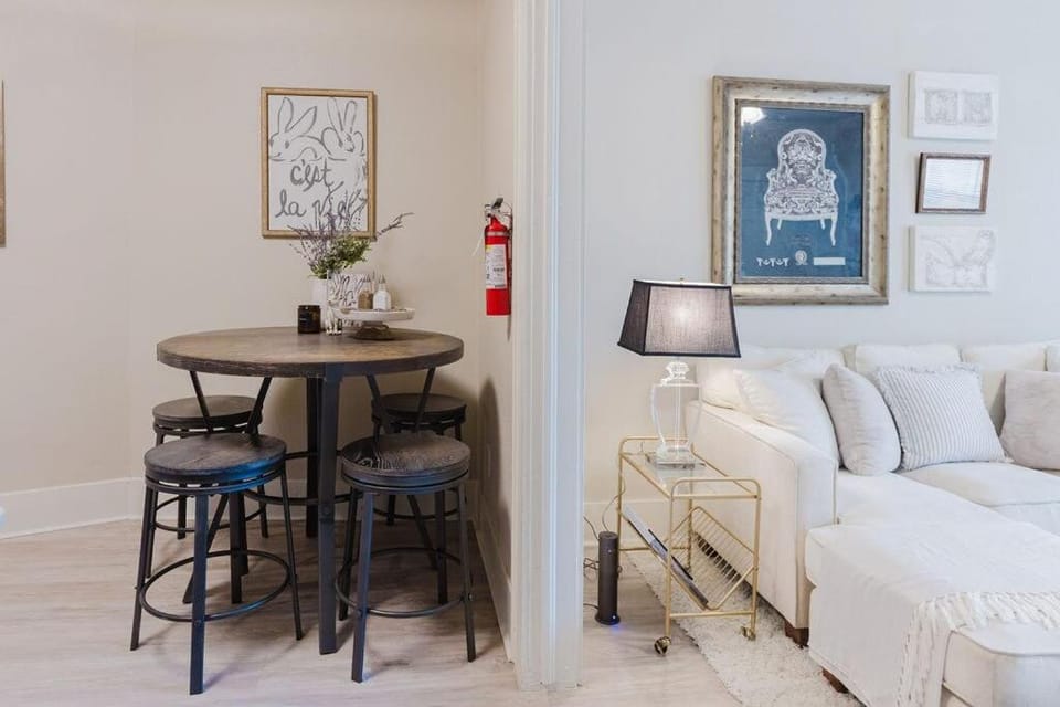 The Paris Modern House in Fort Worth