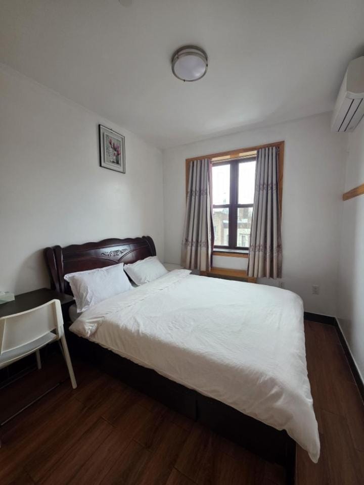 Best Cozy Room in Brooklyn with Amazing food Vacation rental in Brooklyn