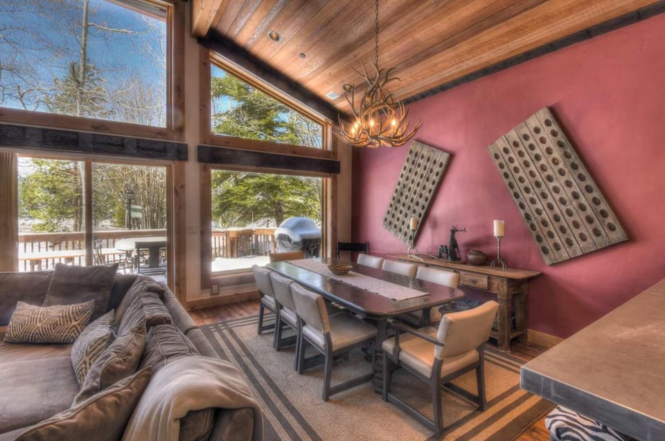 Ridge Court Barrel - Relax in Private Hot Tub House in Palisades Tahoe (Olympic Valley)