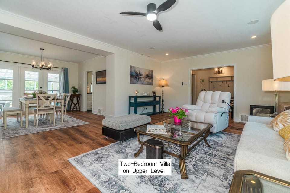 Living room, Photo of the whole room, Seating area, Dining area
