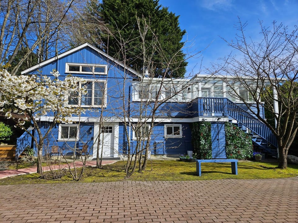 Property building, Spring, Day, Garden, Garden view