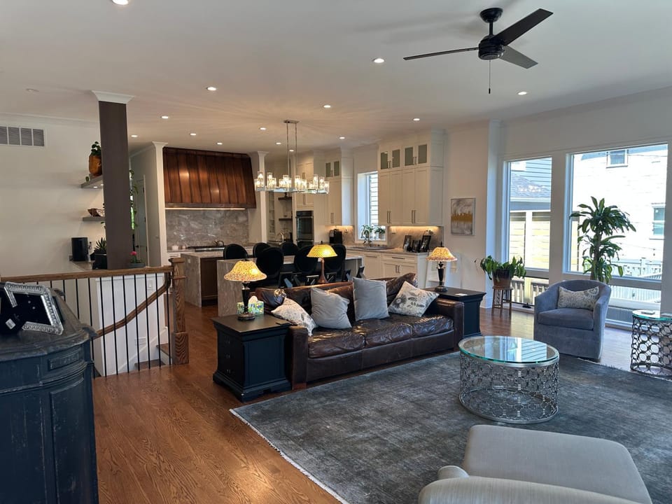 TV and multimedia, Living room, Seating area, fireplace