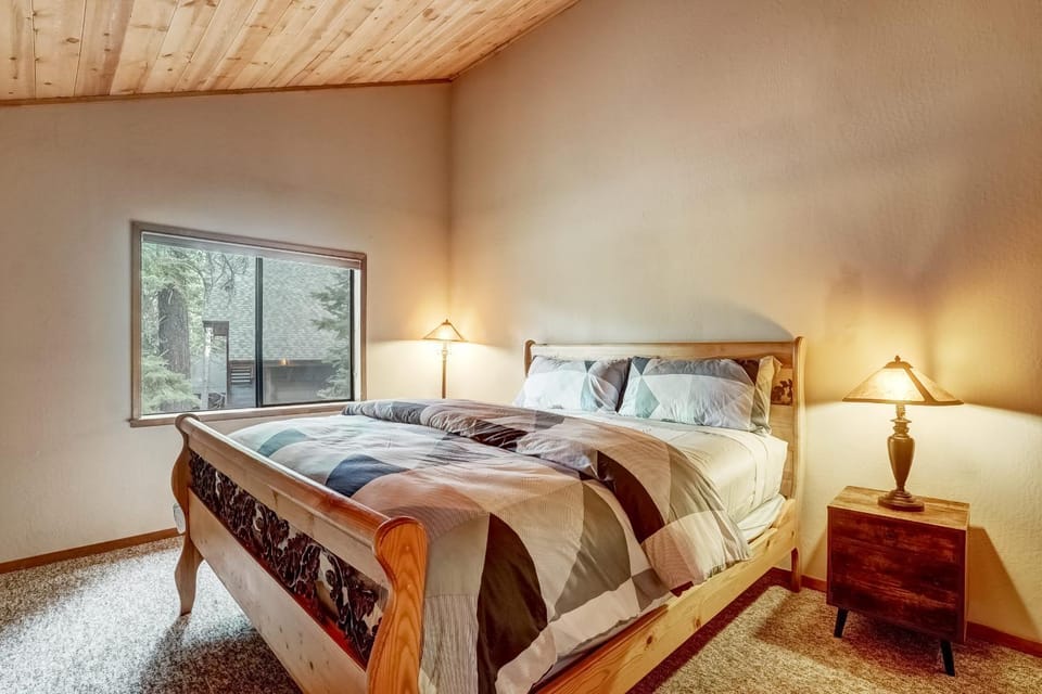 Serenity at Tahoe Donner with Large Balcony House in Truckee
