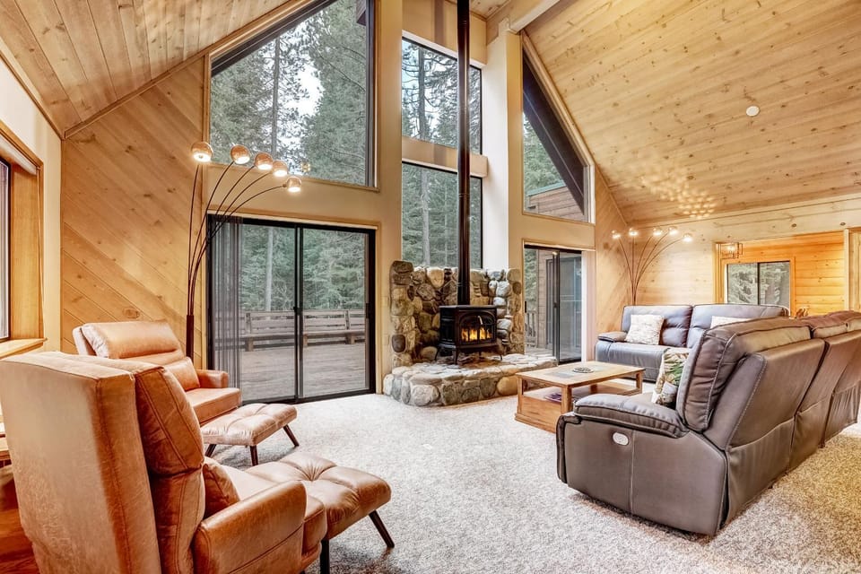 Serenity at Tahoe Donner with Large Balcony House in Truckee