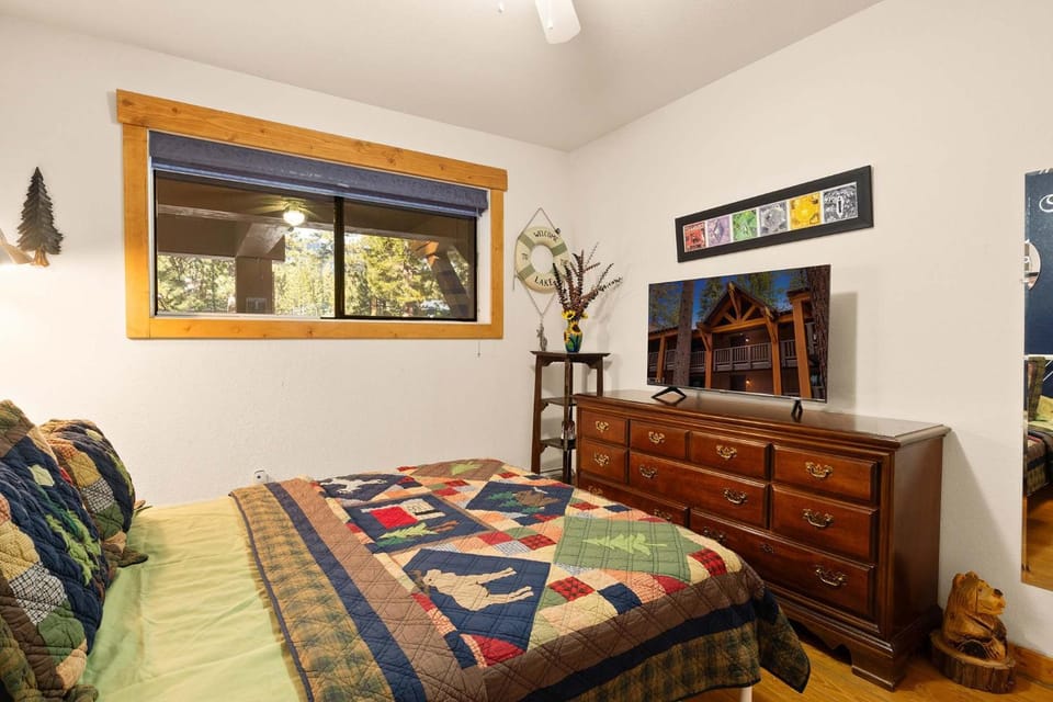 Sierra Pines Retreat - Sleeps 6 House in Incline Village
