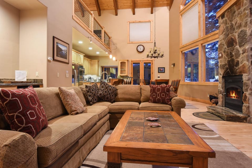 Skislope Sanctuary - Close to Outdoor Activities House in Truckee