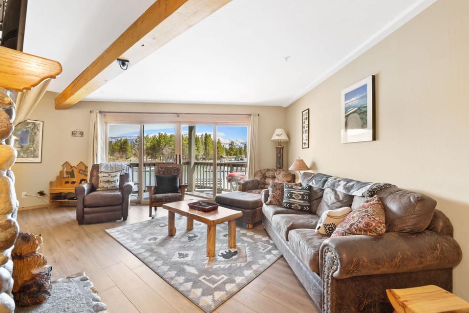 Tahoe Keys Marina View - 3 BDR Desirable Community Apartment in South Lake Tahoe