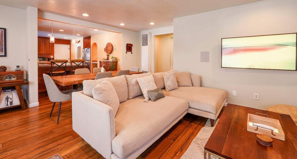 Tahoe Trail Retreat - Steps from the TRT House in Round Hill Village