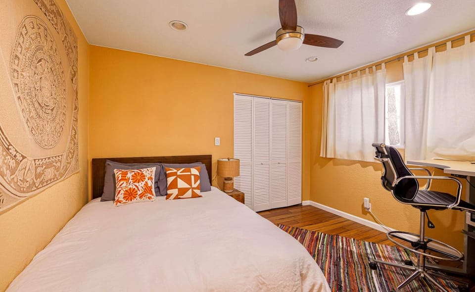 Tahoe Trail Retreat - Steps from the TRT House in Round Hill Village