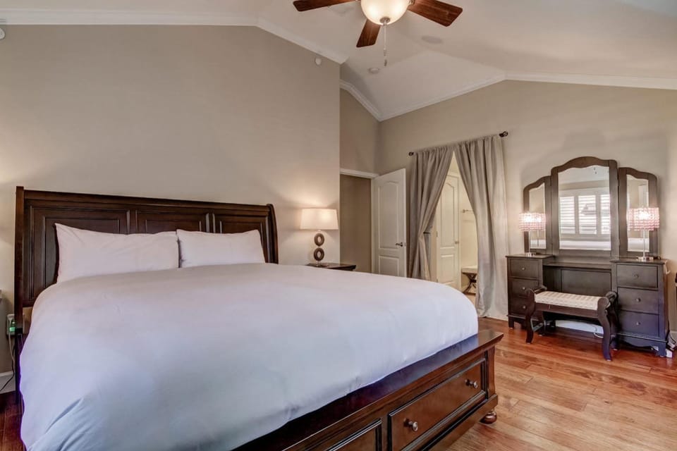 Tahoe Woods Heavenly - Walk to beach & Gondola to Heavenly Ski House in South Lake Tahoe