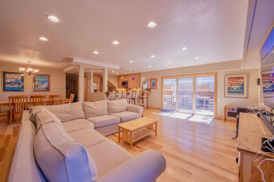 The Meadows - Ski Lease - Extended 30 Plus Days House in South Lake Tahoe