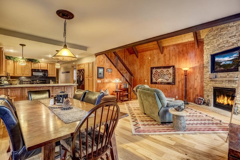 Woodland Escape - Cute Little Cabin in the Woods Cabin in Sierra Nevada