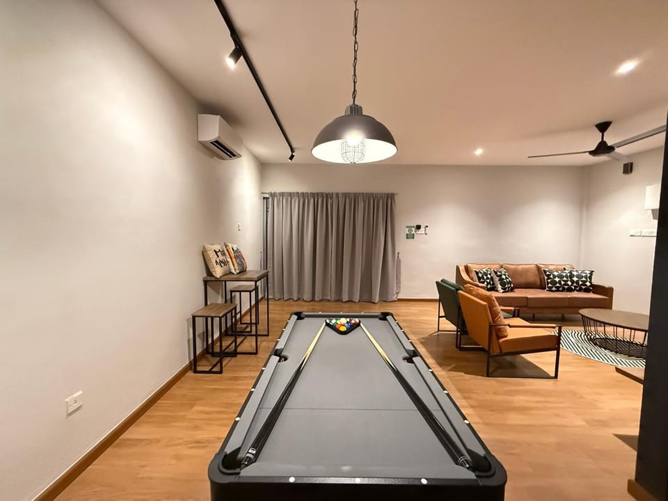 Billiard, Living room