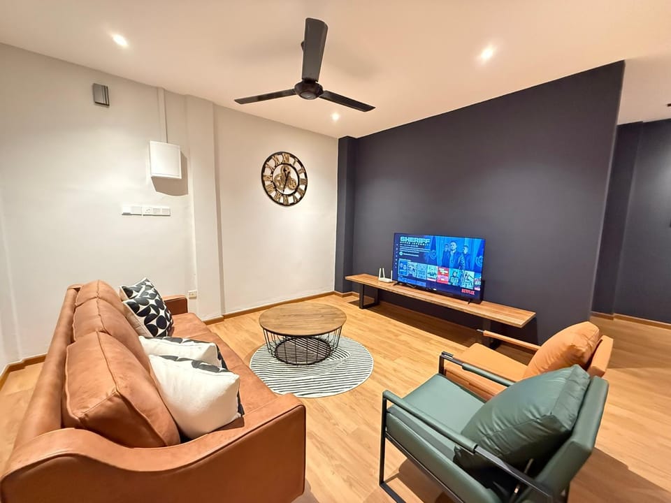 Living room, Seating area