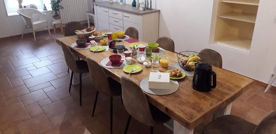 Dining area, Breakfast, Continental breakfast