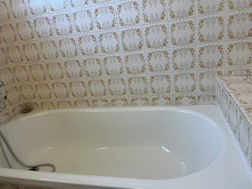 Hot Tub, Bath