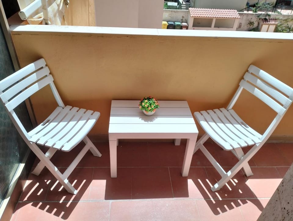 Balcony/Terrace, furniture
