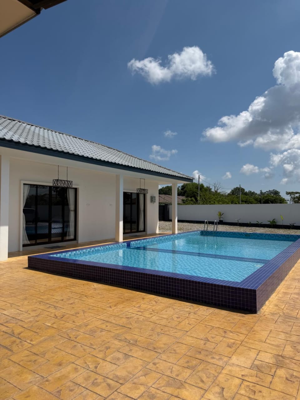 Pool view, Swimming pool