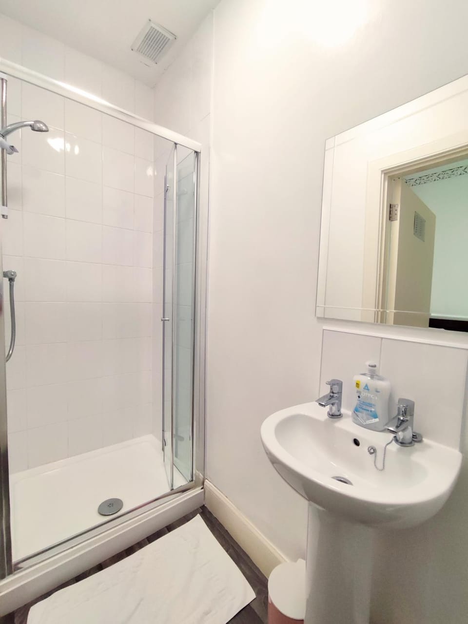 Magic of Meadows 4 Bedroom Flat Apartment in Edinburgh