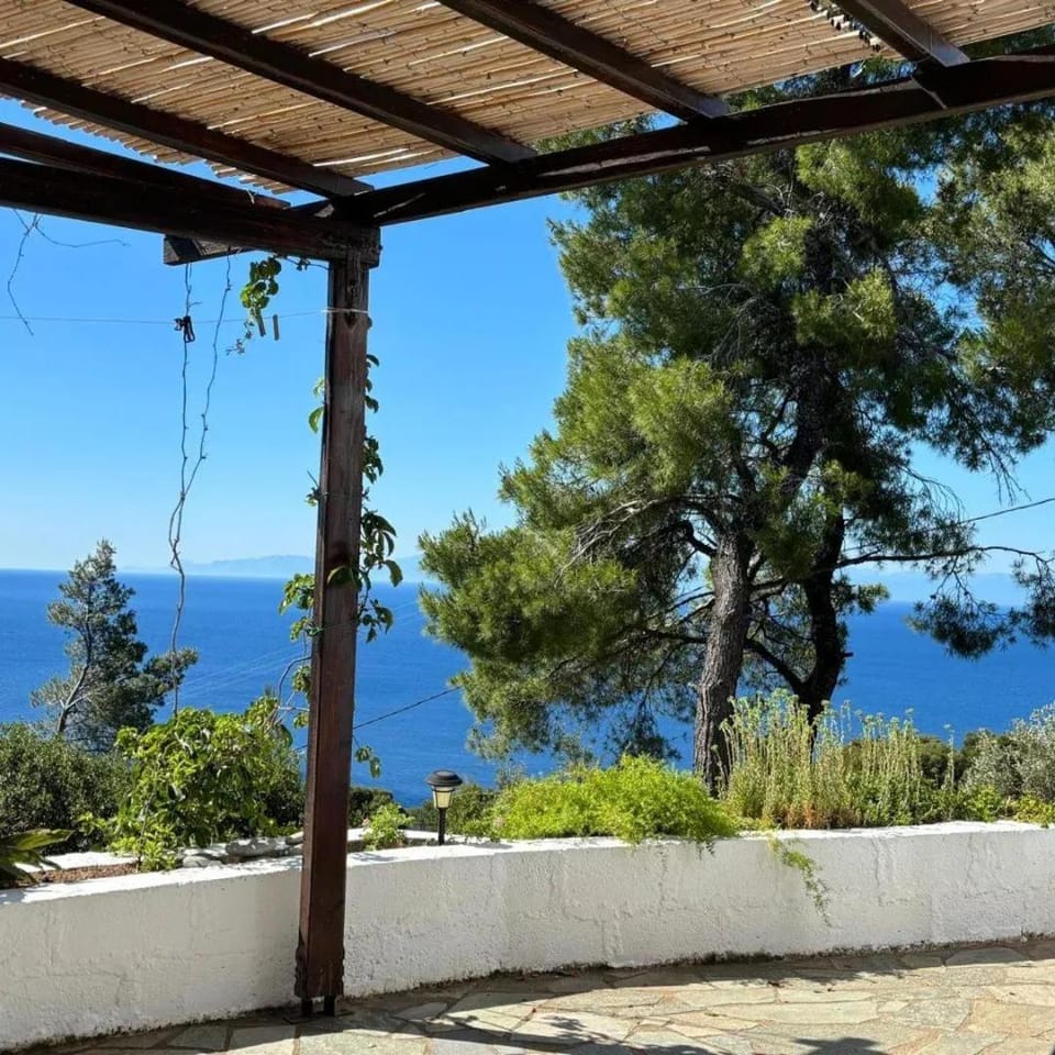 Falcon view B&B Apartment in Sporades, Greece