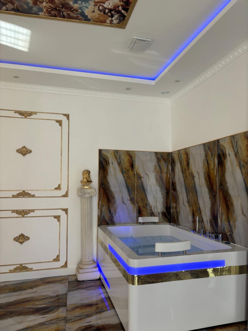 Suite Aphrodite Spa Hammam ,Balnéo ,Nîmes Centre Apartment in Nimes
