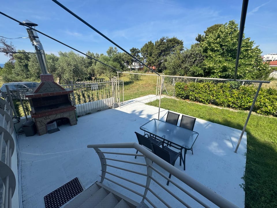 Patio, Day, Garden, View (from property/room), Balcony/Terrace, Garden view