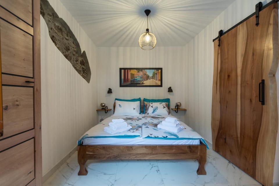 Bed, Photo of the whole room, Bedroom, towels, wardrobe