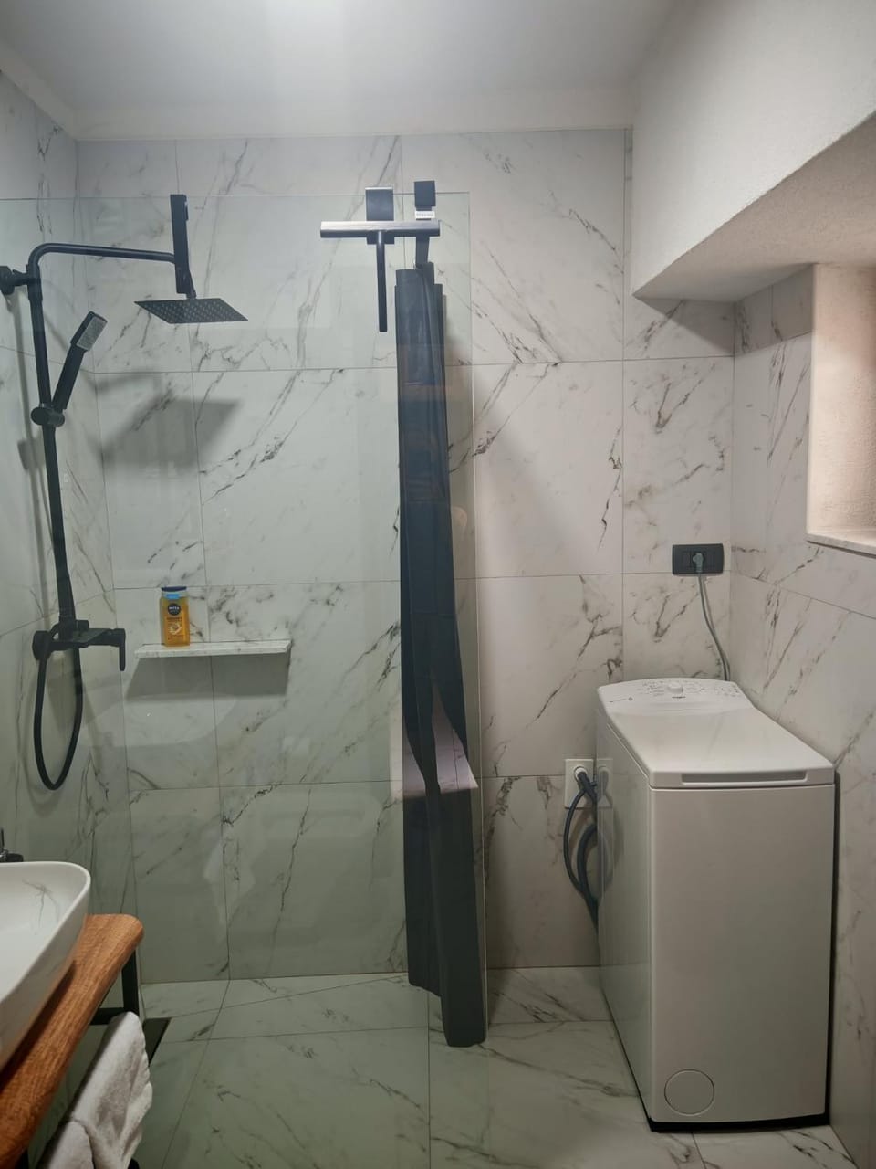 Shower, Bathroom, washing machine