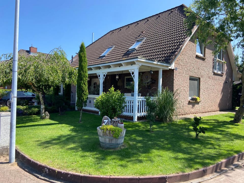 Property building, Street view