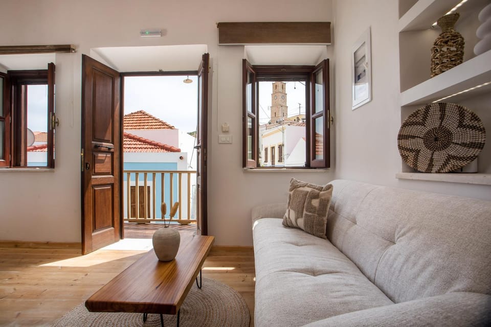 View (from property/room), Balcony/Terrace, Living room, Seating area