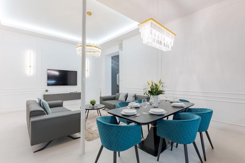 TV and multimedia, Living room, Seating area, Dining area