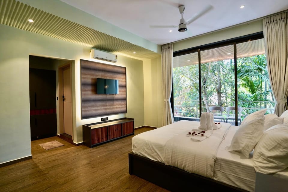 Bed, TV and multimedia, Photo of the whole room, air conditioner