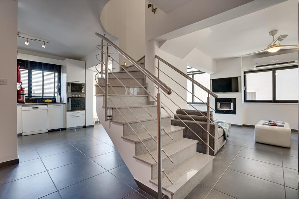 TV and multimedia, Kitchen or kitchenette
