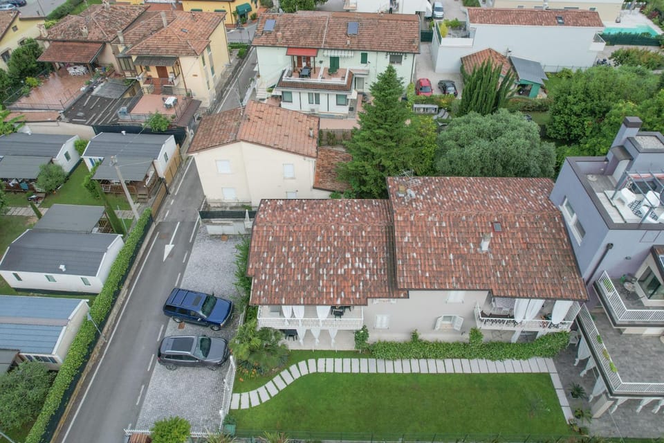 Property building, Facade/entrance, Off site