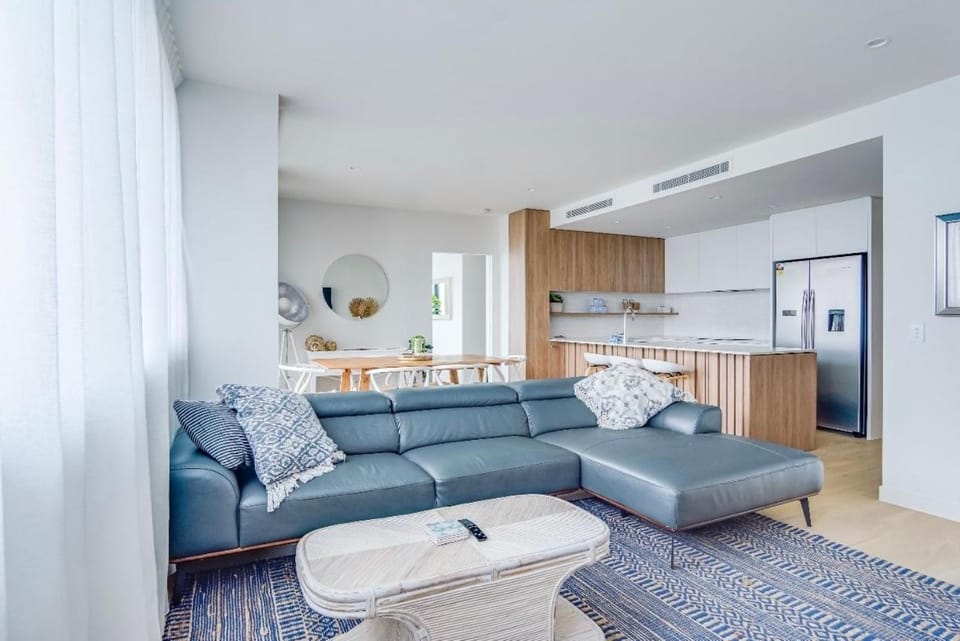 Luxury Palm Beach Getaway Apartment in Palm Beach