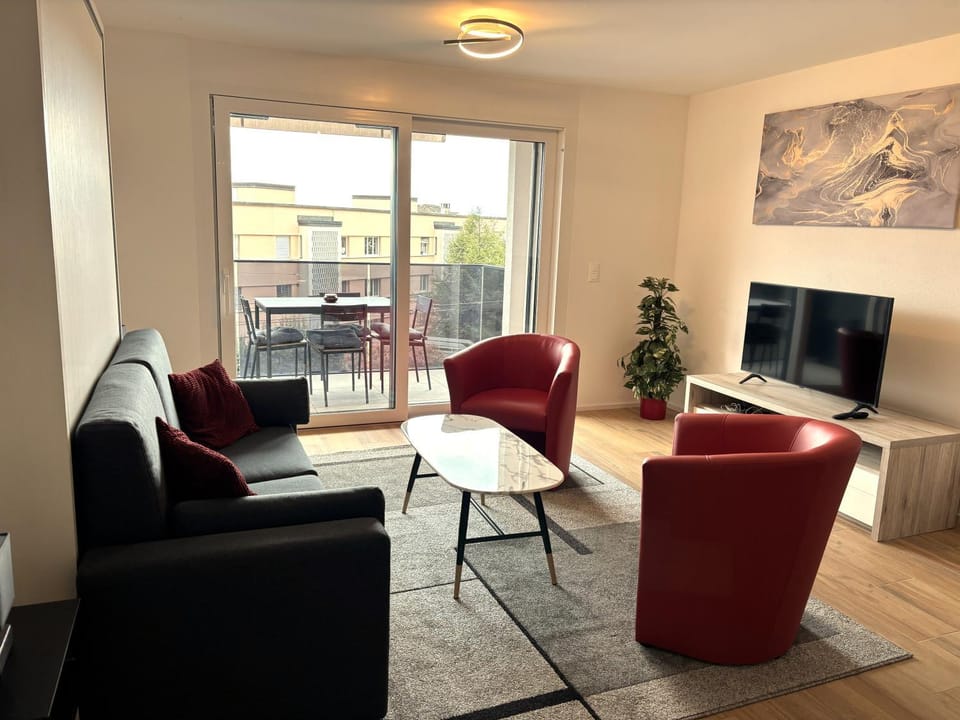 Communal lounge/ TV room, TV and multimedia, Balcony/Terrace, Living room